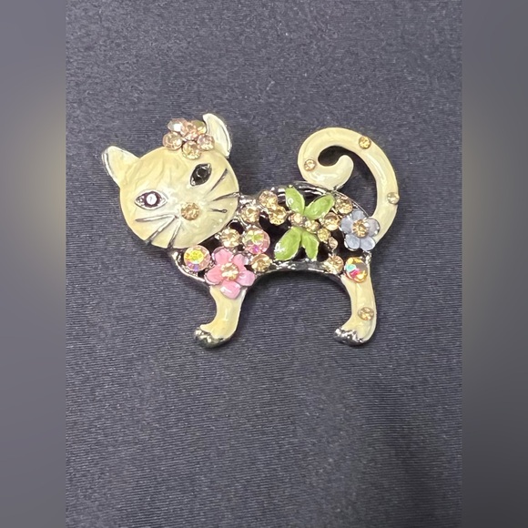 Rhinestone Enamel Cat Brooch / Pin with Floral Accents - Picture 2 of 5